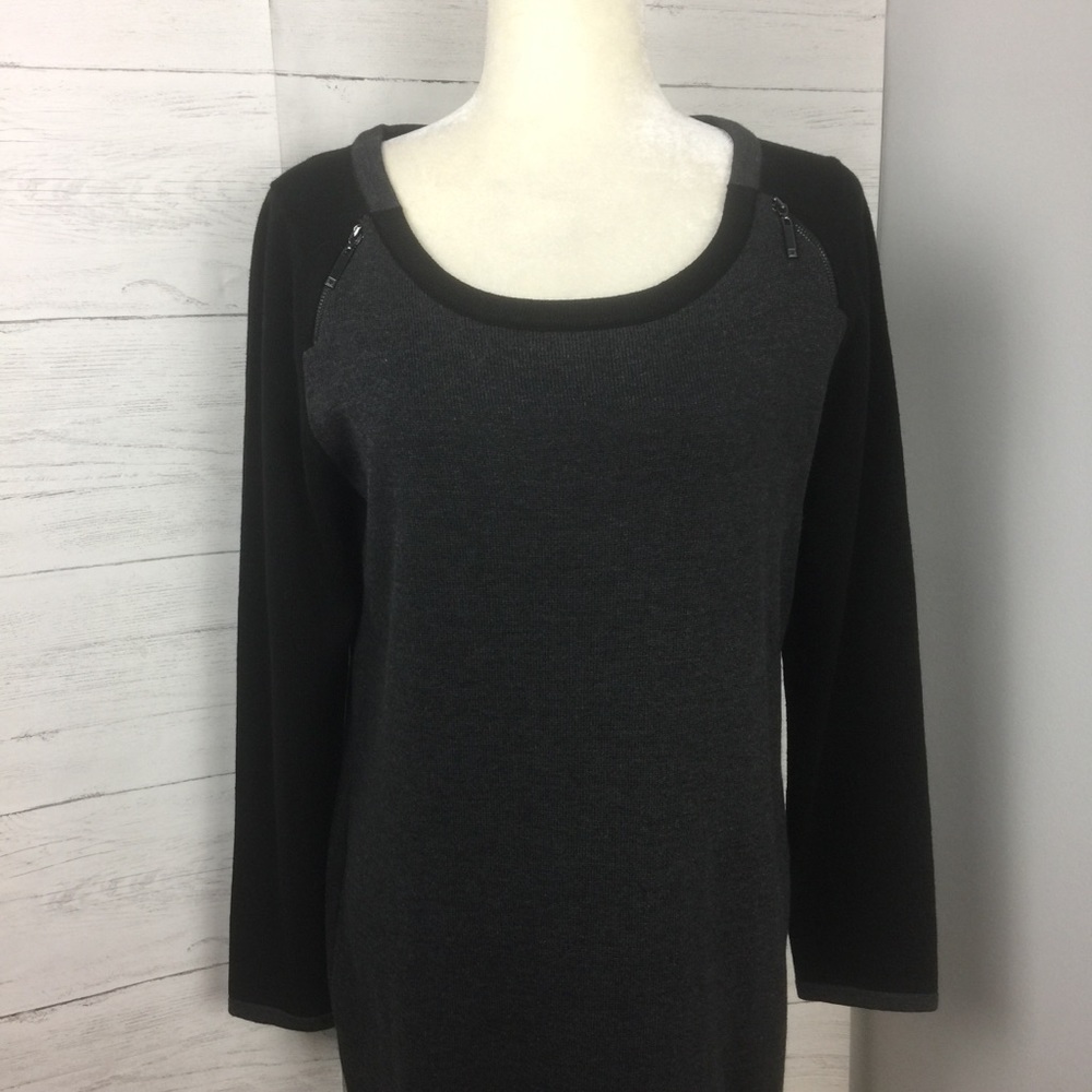 Gray shift dress with blank trim. Comfortable!